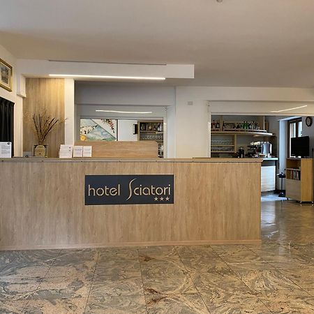 Hotel Sciatori 3 Stelle Superior เตมู ภายนอก รูปภาพ