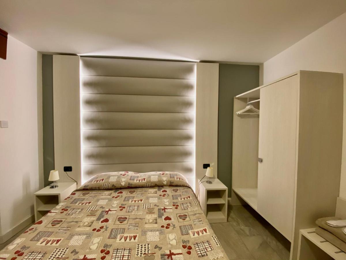 Hotel Sciatori 3 Stelle Superior เตมู ภายนอก รูปภาพ