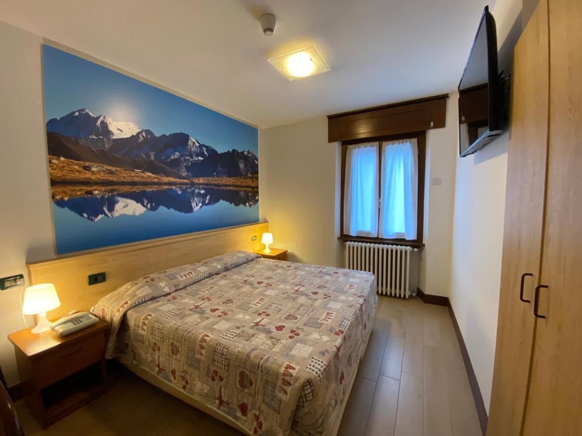 Hotel Sciatori 3 Stelle Superior เตมู ภายนอก รูปภาพ