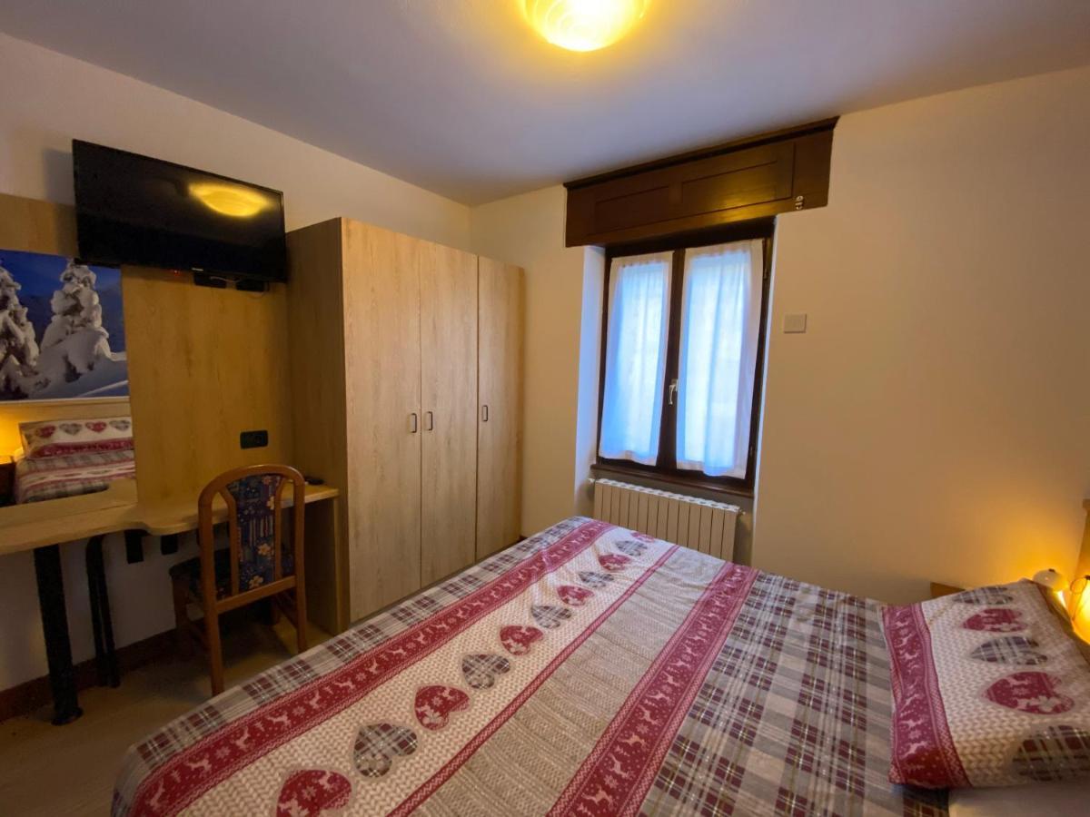 Hotel Sciatori 3 Stelle Superior เตมู ภายนอก รูปภาพ