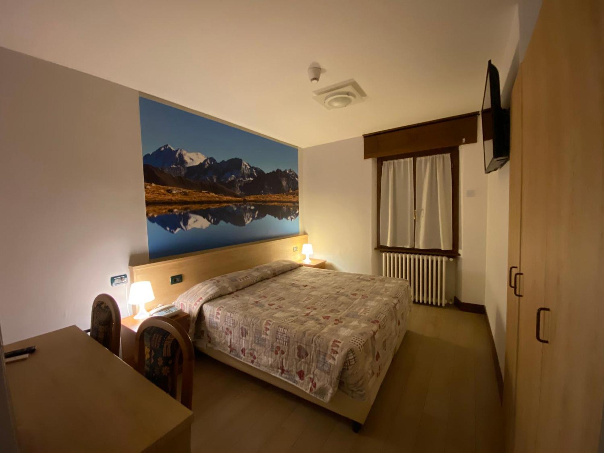 Hotel Sciatori 3 Stelle Superior เตมู ภายนอก รูปภาพ