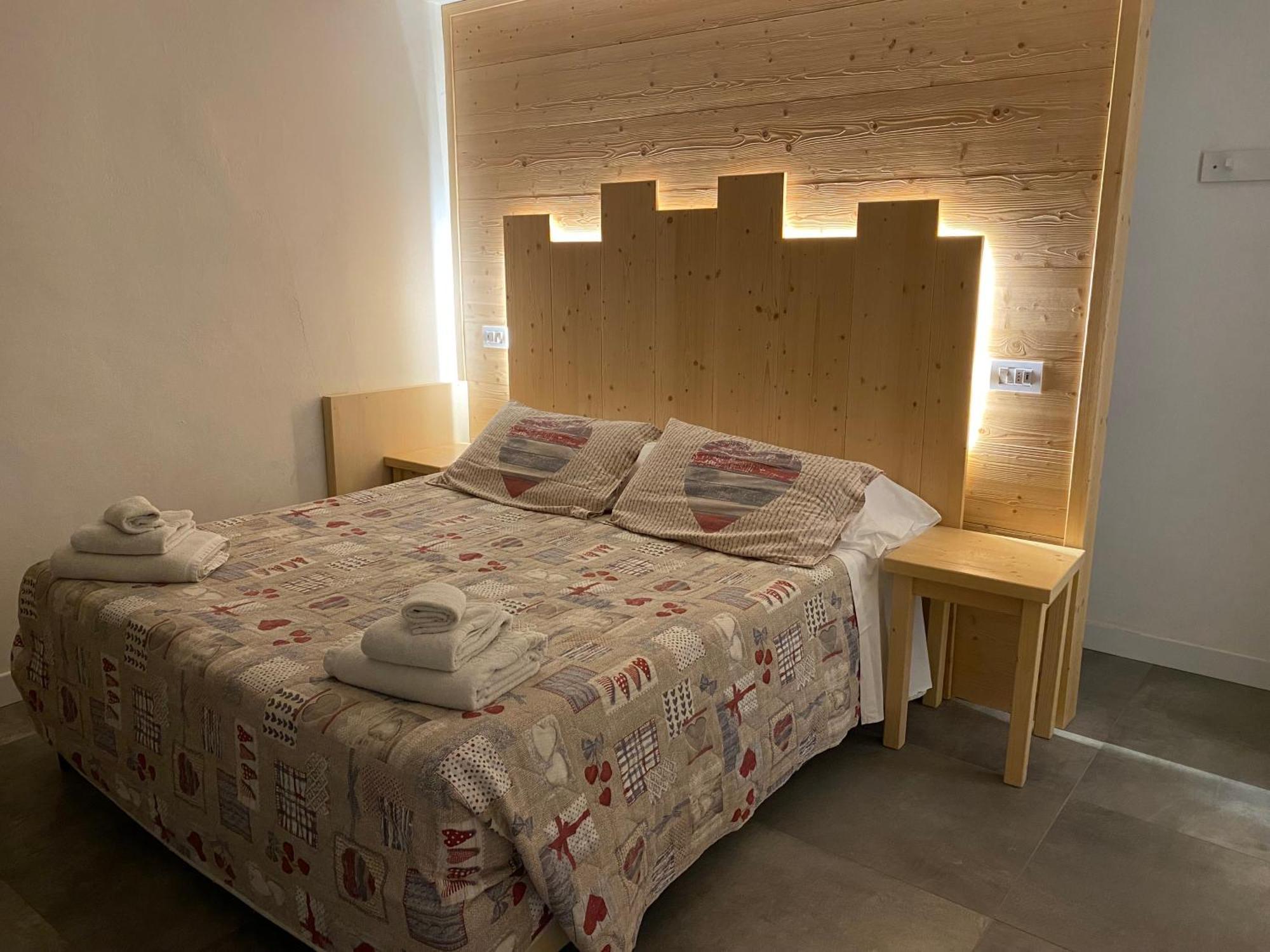 Hotel Sciatori 3 Stelle Superior เตมู ภายนอก รูปภาพ