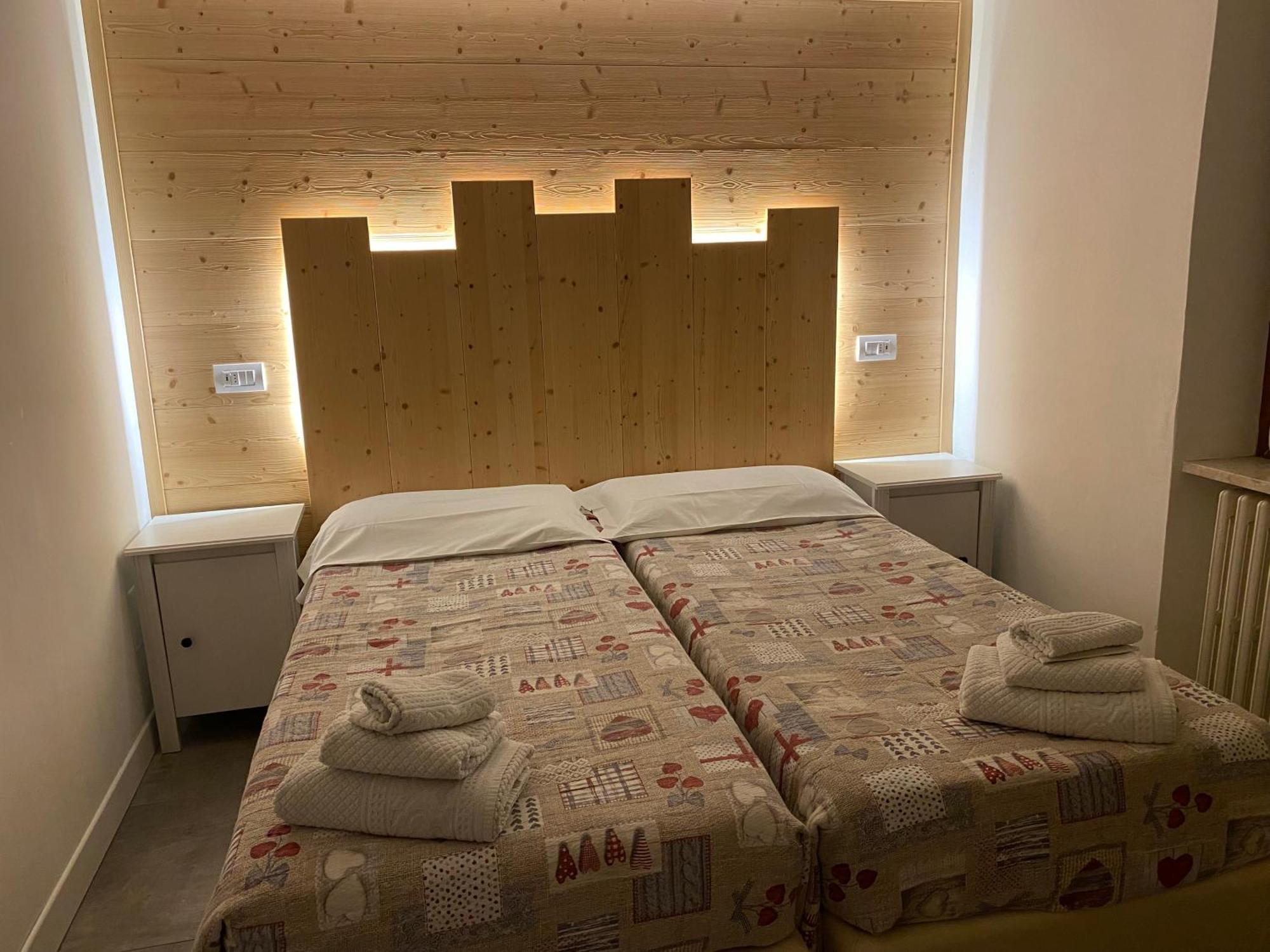 Hotel Sciatori 3 Stelle Superior เตมู ภายนอก รูปภาพ