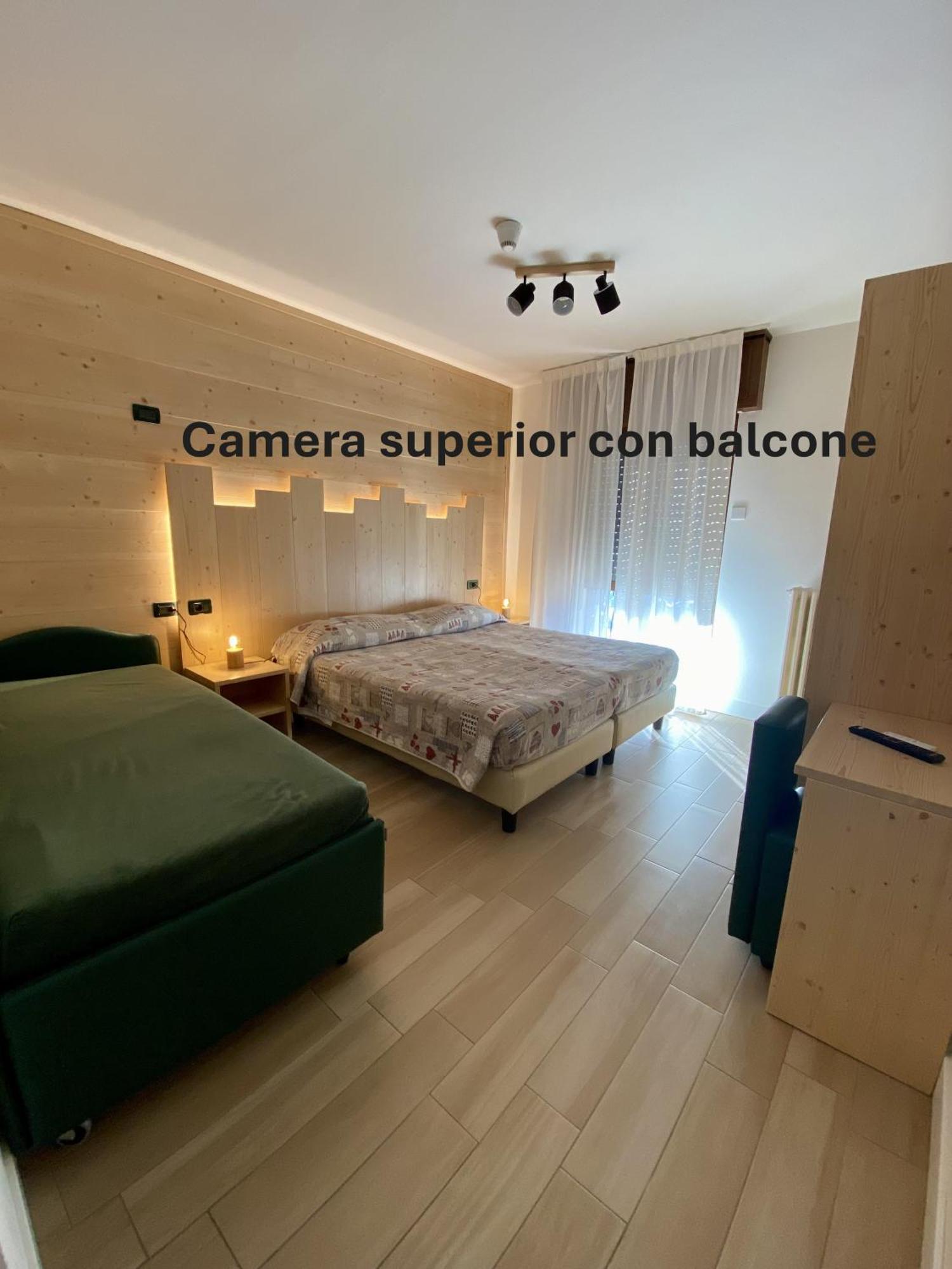 Hotel Sciatori 3 Stelle Superior เตมู ภายนอก รูปภาพ