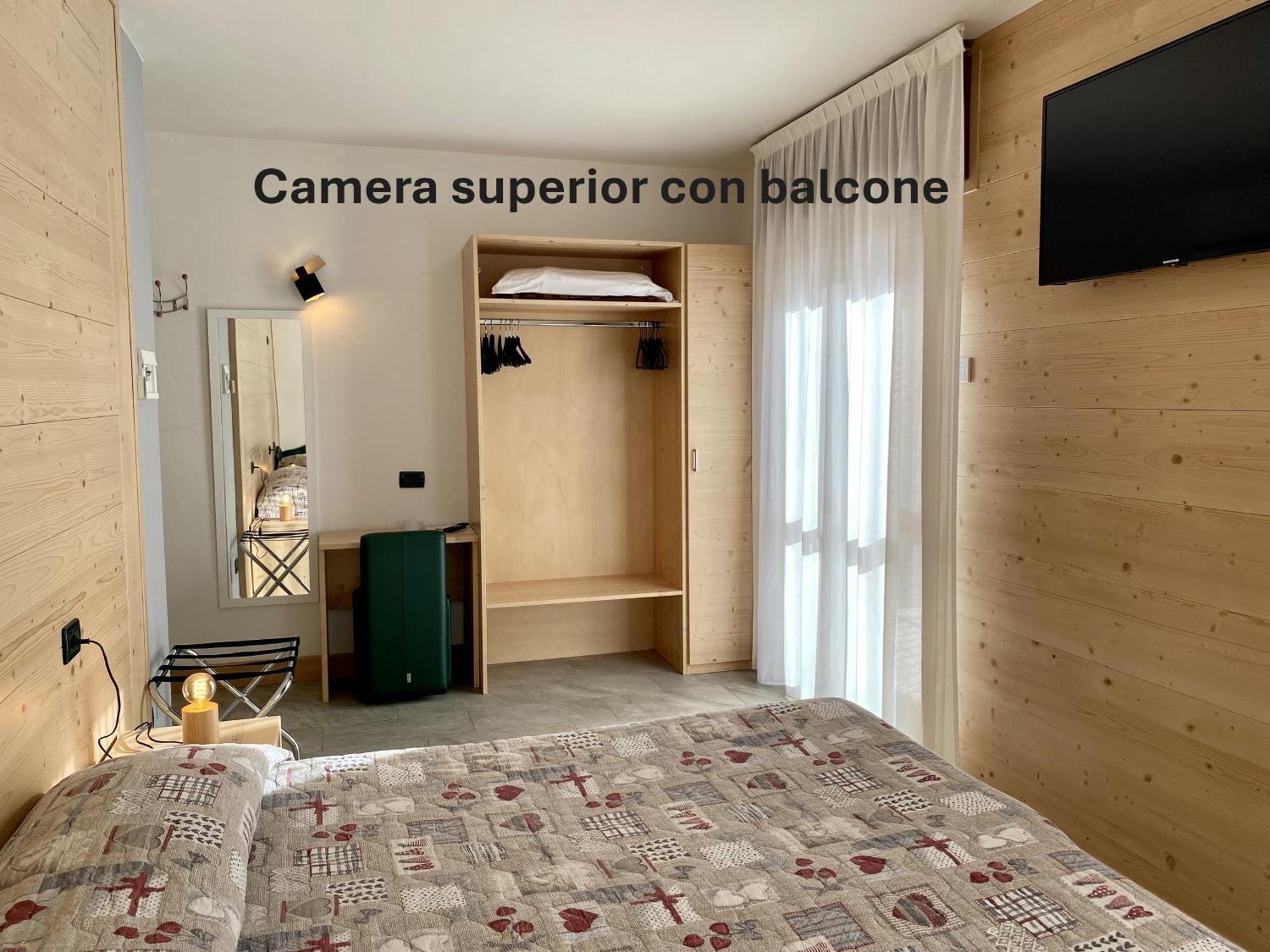 Hotel Sciatori 3 Stelle Superior เตมู ภายนอก รูปภาพ