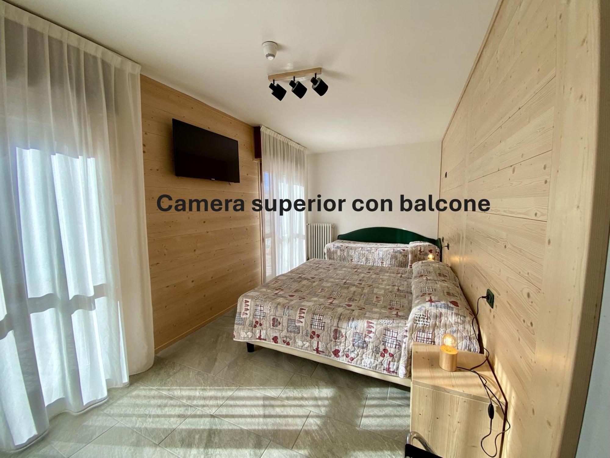 Hotel Sciatori 3 Stelle Superior เตมู ภายนอก รูปภาพ