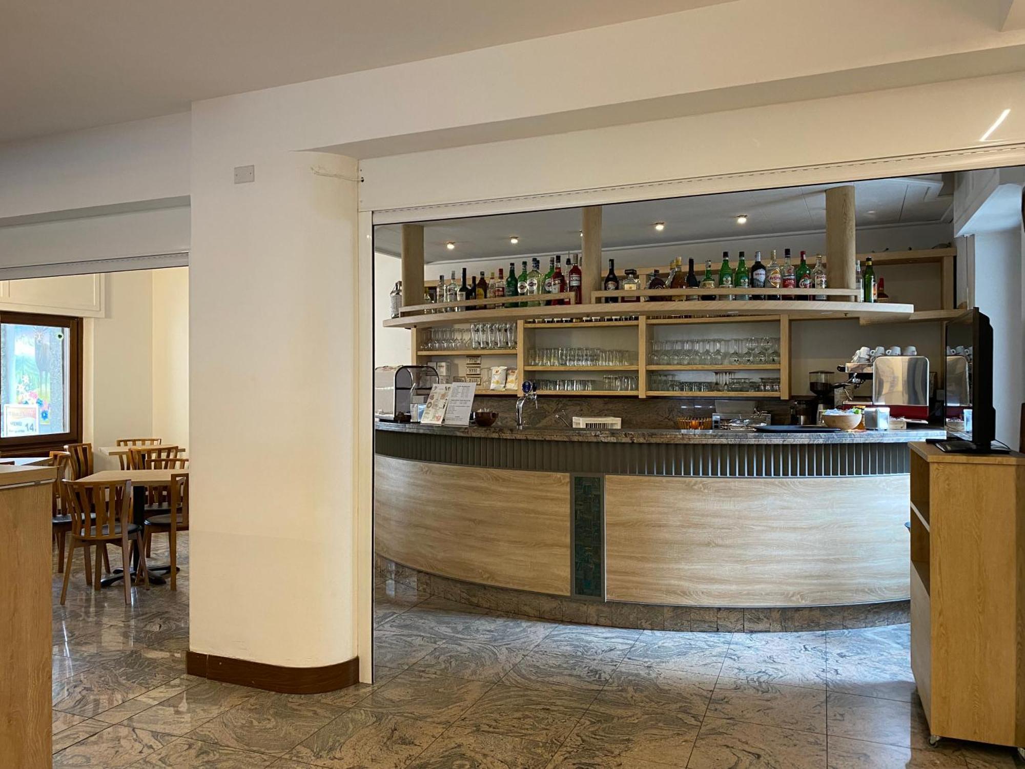 Hotel Sciatori 3 Stelle Superior เตมู ภายนอก รูปภาพ